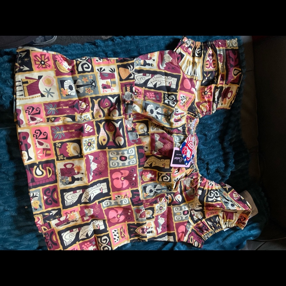 Pinup couture tiki tiles peasant top